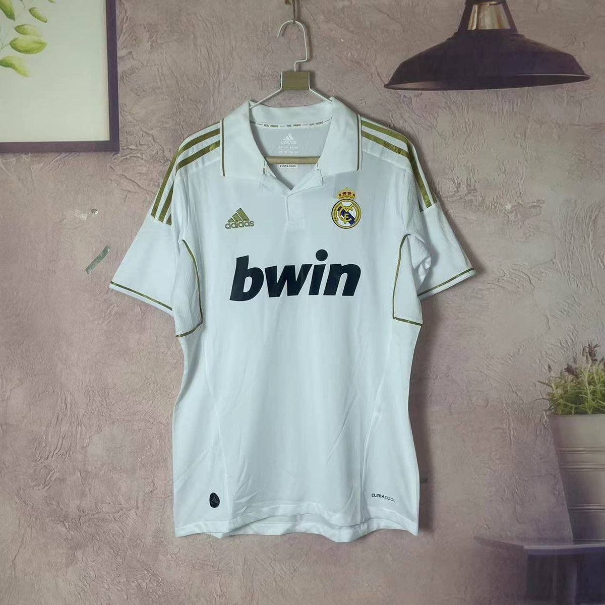 Real Madrid Home 2011/12 Retro Jersey